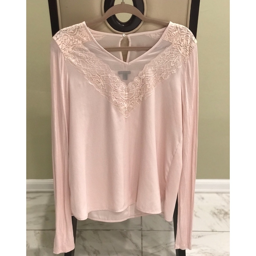 Ann Taylor sexy business laced and soft top